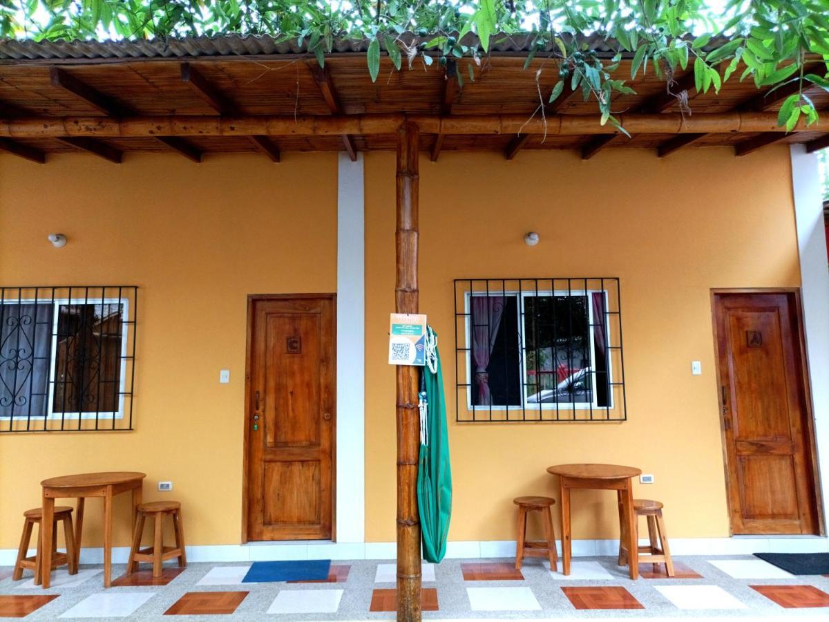 ホテル La Casa De Lili Olón エクステリア 写真